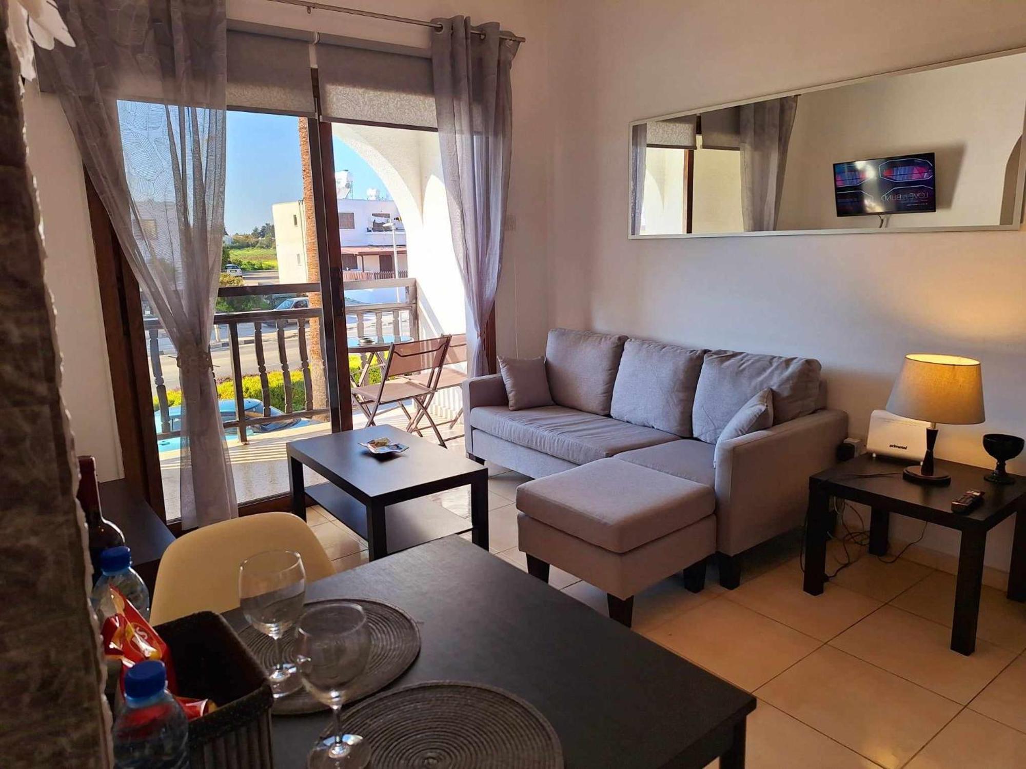 Kato Paphos Apt 400M To The Beach Bagian luar foto