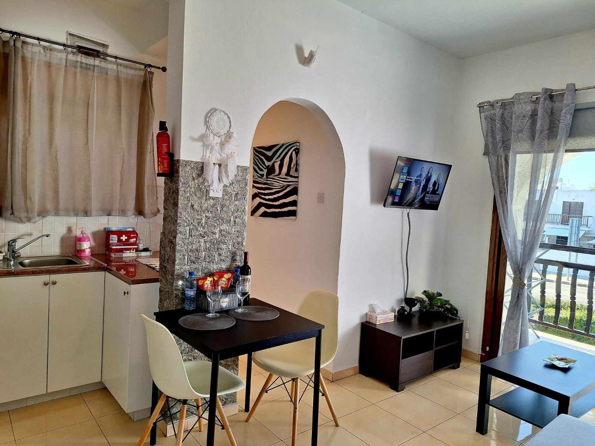 Kato Paphos Apt 400M To The Beach Bagian luar foto